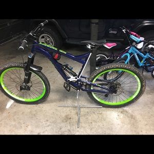 Meet your Posher, Wayne